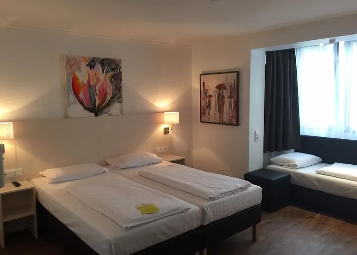 Lloyed Hotel