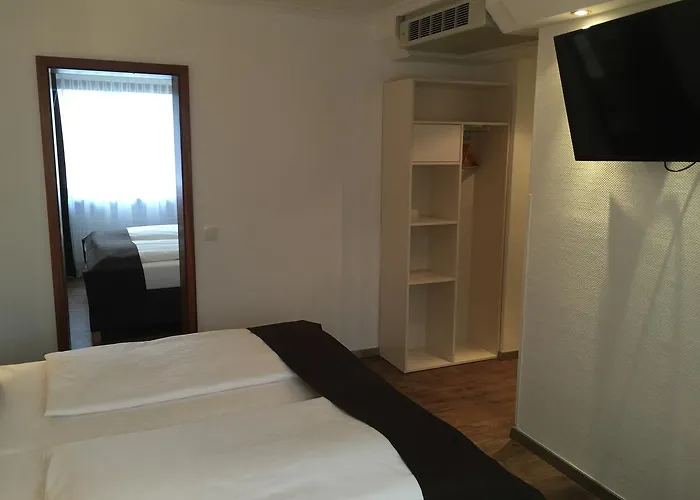 Hotel Lloyed 3*