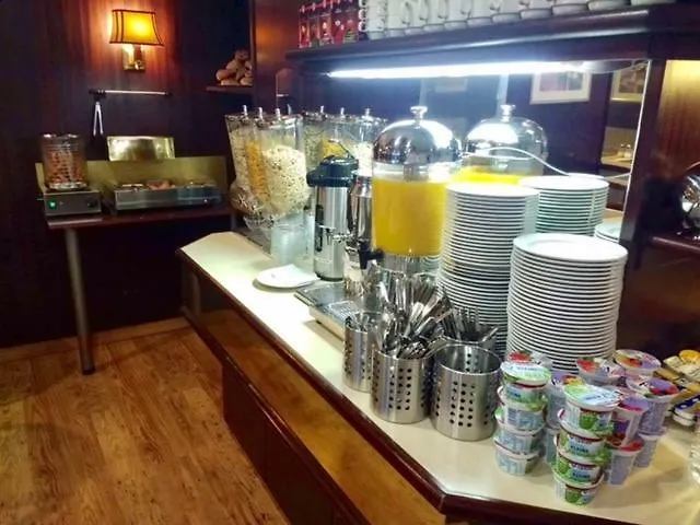 Lloyed Hotel 3*