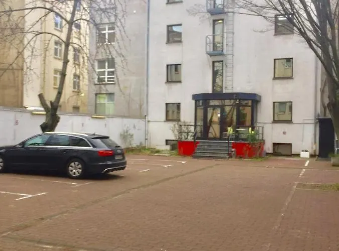 Lloyed Hotel 3*